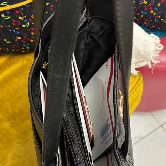 Michael Kors Elegant Black Leather Tote Bag